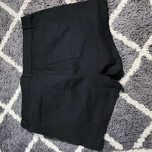 womens shorts - Picture 2 of 3
